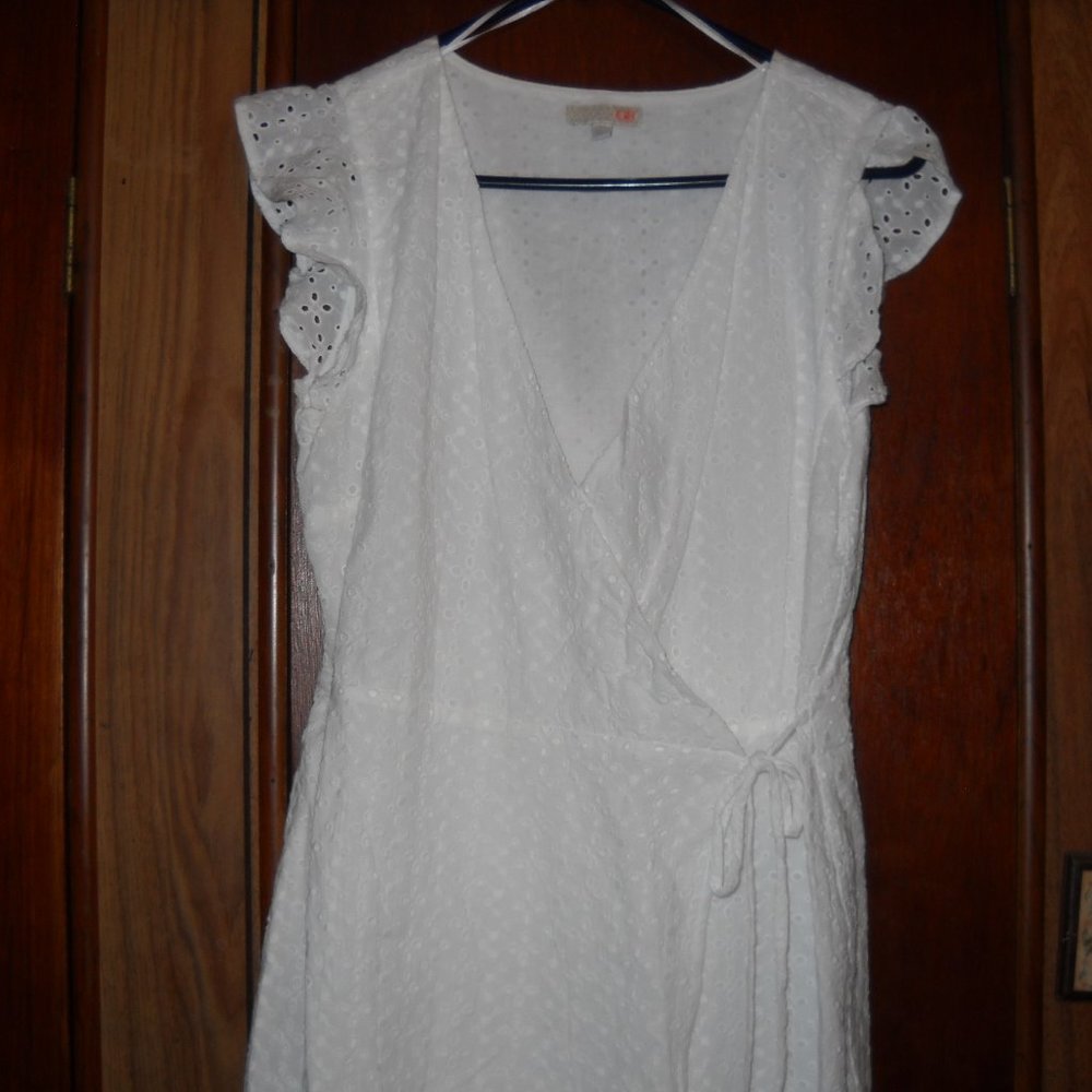 GIANNI BINI GB LADIES WHITE DRESS     SIZE M